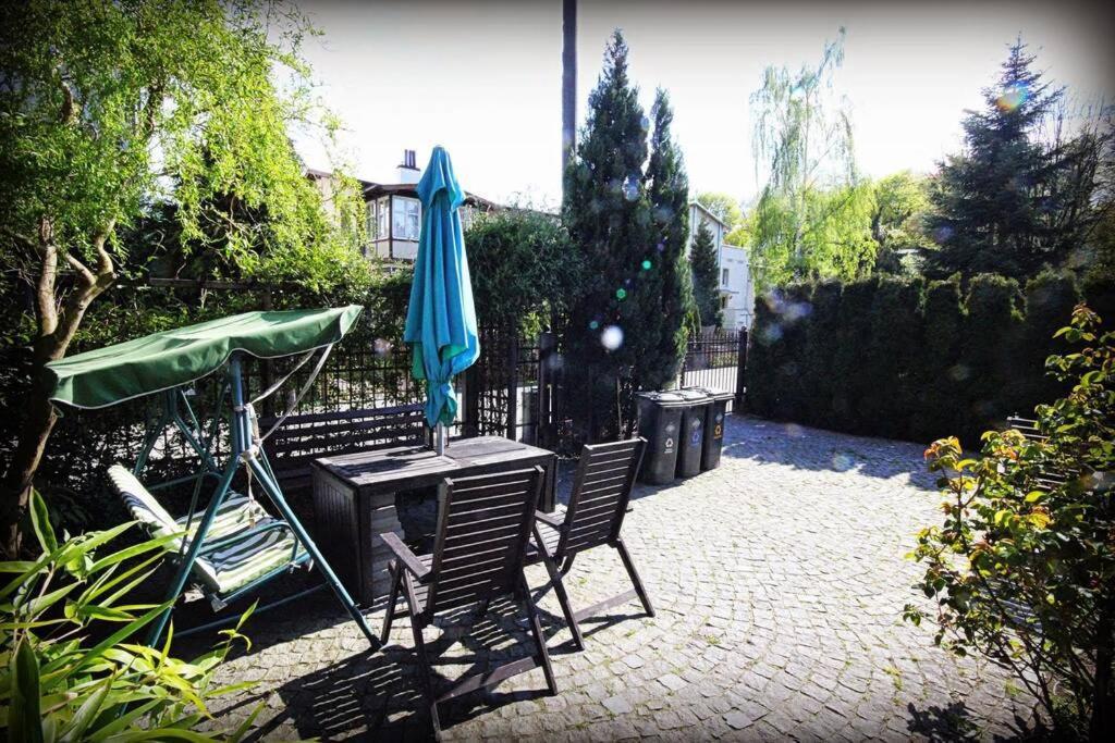 Apartament Z Ogrodkiem Lägenhet Sopot Exteriör bild
